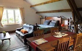 Spacious, Rustic Studio Space For 2 Persons